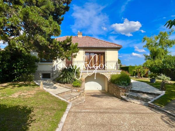 Chanteloup-Les-Vignes: Charmente maison 6 pcs-126m2 avec grand  jardin