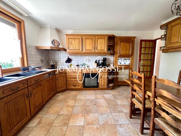 Chanteloup-Les-Vignes: Charmente maison 6 pcs-126m2 avec grand  jardin