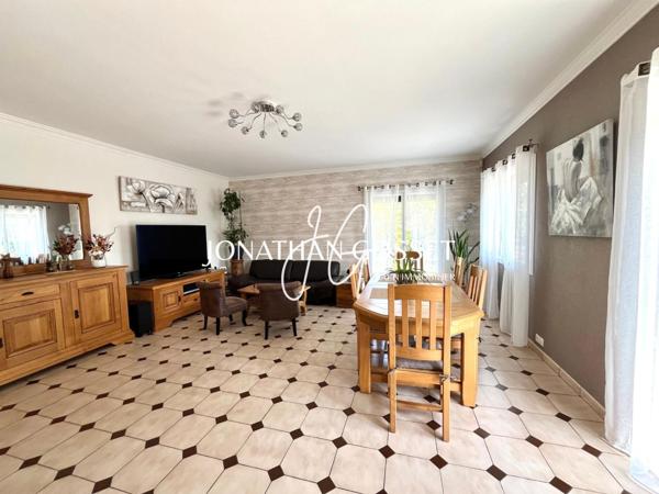 Chanteloup-Les-Vignes: Charmente maison 6 pcs-126m2 avec grand  jardin