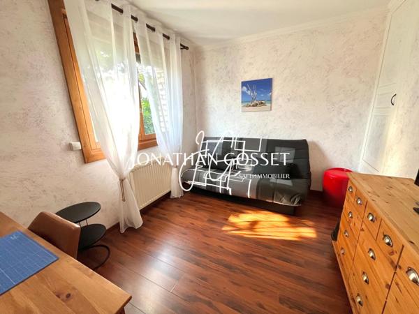 Chanteloup-Les-Vignes: Charmente maison 6 pcs-126m2 avec grand  jardin