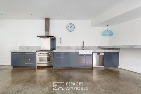 Loft intimiste rénové avec patio et garage