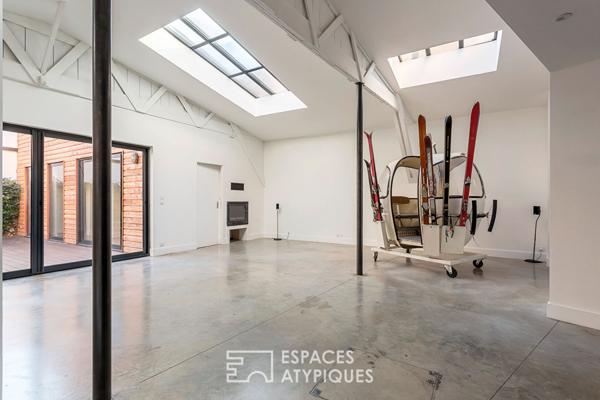 Loft intimiste rénové avec patio et garage