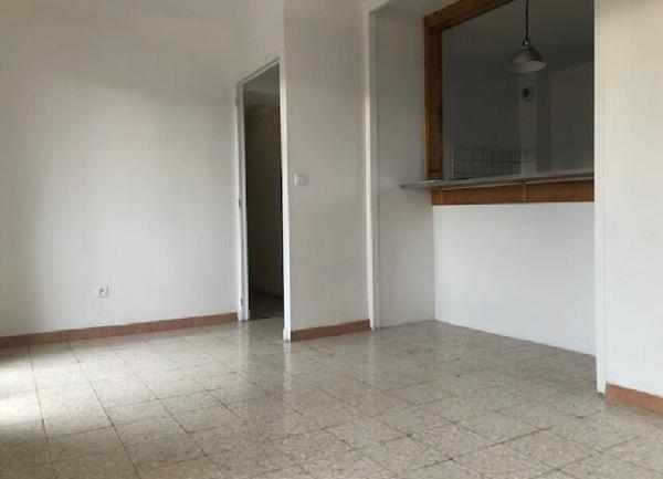 Appartement à louer    1 pièce •  Gréoux-les-Bains