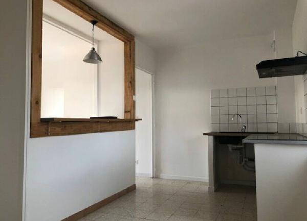 Appartement à louer    1 pièce •  Gréoux-les-Bains