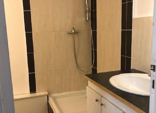 Appartement à louer    1 pièce •  Gréoux-les-Bains