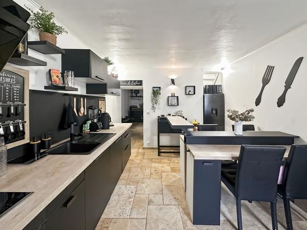 CABANNES - Maison de village entièrement rénovée
