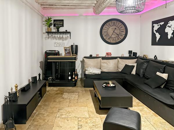 CABANNES - Maison de village entièrement rénovée