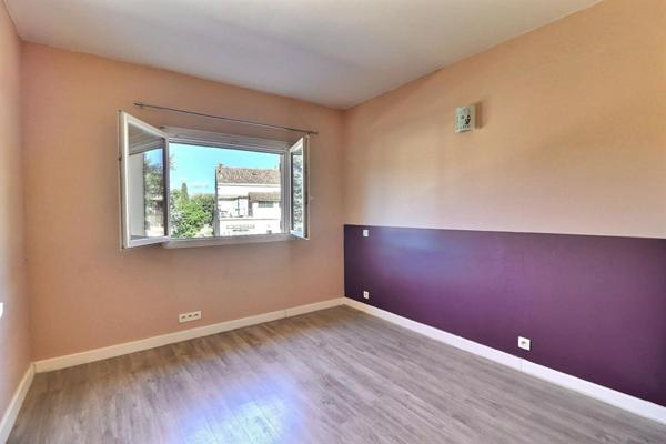 Appartement Le Castellet T4-T5 pièce(s) 91 m2 - Balcon, parking et cave