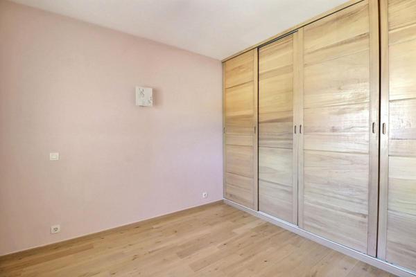Appartement Le Castellet T4-T5 pièce(s) 91 m2 - Balcon, parking et cave