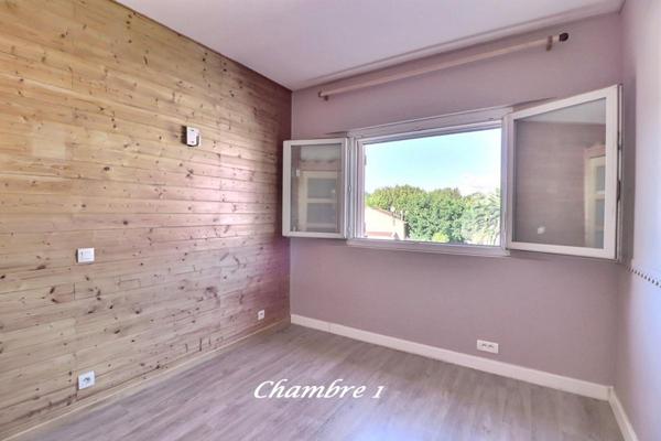 Appartement Le Castellet T4-T5 pièce(s) 91 m2 - Balcon, parking et cave