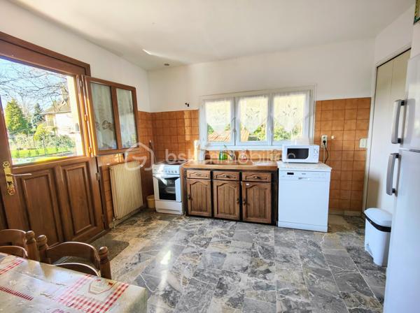 En lisière de forêt de Saint Apolline, découvrez une maison avec un beau potentiel en terme d'aménagement !
idéal pour un projet en colocations, logements, installer votre activité etc. Possibilité de bénéficier d'une rénovation via les CEE, exercer une activité d'indépendant / libéral, réaliser un investissement locatif, bureau etc. 

Sur une parcelle de 2.378 m2, grande maison d'une surface utile de 165,49 m2 + 100 m2 ayant bénéficié d'une rénovation partielle, menuiseries récentes. Ce bien immobilier a été édifié initialement pour exercer une activité agricole et stocker les engins sous le lieu de l'habitat. Il se compose comme suit : entrée PMR sur cuisine meublée, couloir desservant double séjour et salon sur terrasse balcon de 100 m2, wc ind., salle de douche, 2 chambres. A l'étage, escalier béton menant à un palier desservant 3 chambres à agencer et salle de bains à créer, 4 radiateurs neufs.

En rez-de-jardin, sous-sol en semi dénivelé et compartimenté, hangar (hauteur 4,17m) plusieurs espaces de rangement aménageables avec fenêtres et accès indépendant sur jardin. Ce bien immobilier bénéficie de plusieurs ouvrants pour alimenter l'ensemble des espaces en lumière naturelle.

Surface habitable actuelle = 149,84 m2
Surface utile + sous-sol dénivelé = 265,49 m2
Surface utile : surf hab + combles + sous-sol dénivelé + hangar = 435,26 m2

* CEE - Certificat d'économie d'énergie

A votre dispo pour vous conseiller et vous accompagner dans l'élaboration de votre projet de vie !
Contactez-moi : Willy BOYÉ - 07 87 37 75 87

Action !