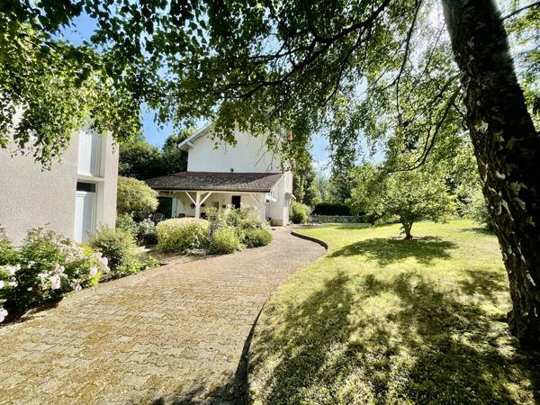 Pont-Salomon (43330) Maison 140M2 avec piscine et terrain de 3800M2