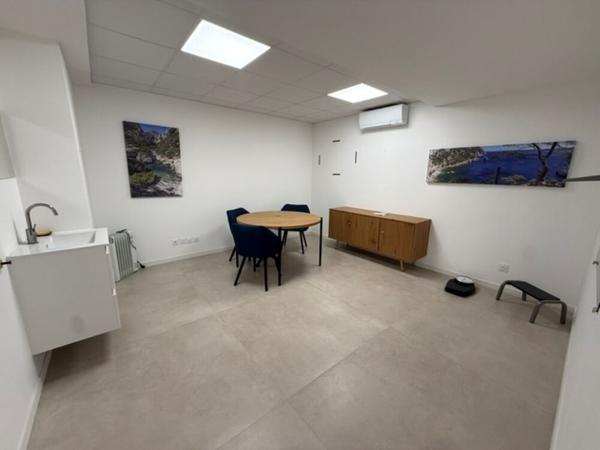 Local commercial à louer de 16,51 m² à Saint Cyr sur Mer - Réf 279