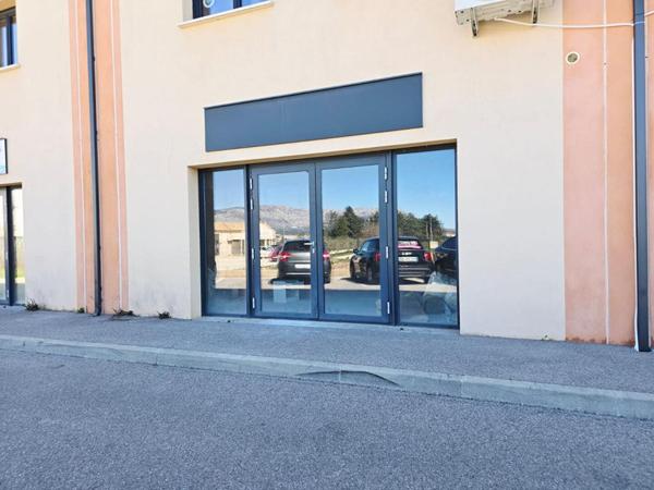 MURS COMMERCIAUX LIBRES, Local commercial , Emplacement stratégique à Pourrières
