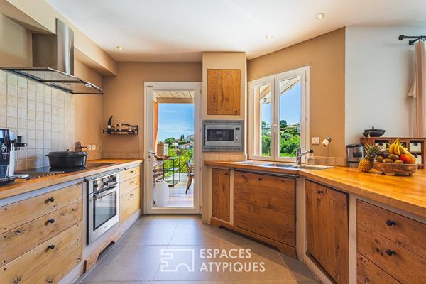 Propriété avec piscine et vue mer