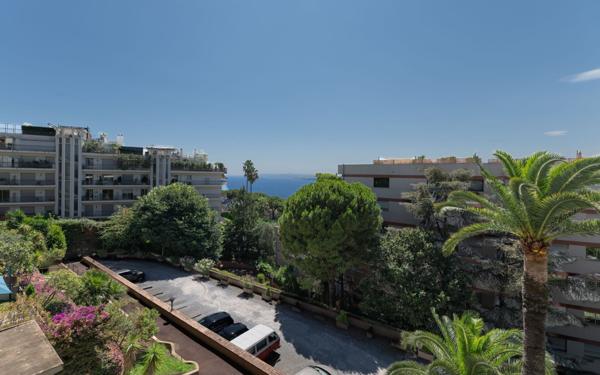 Appartement à vendre    4 pièces • 80 m2 Nice