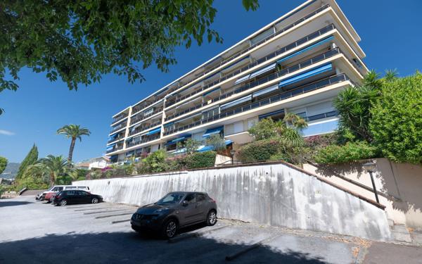 Appartement à vendre    4 pièces • 80 m2 Nice