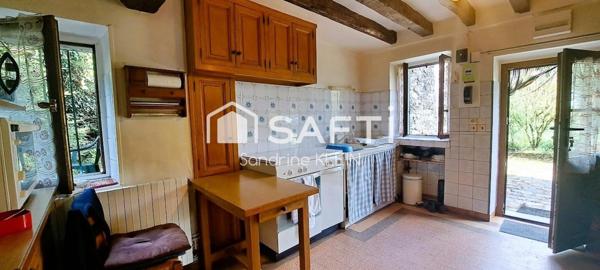 Maison en pierre, 85 m², 4 pièces avec jardin et garages