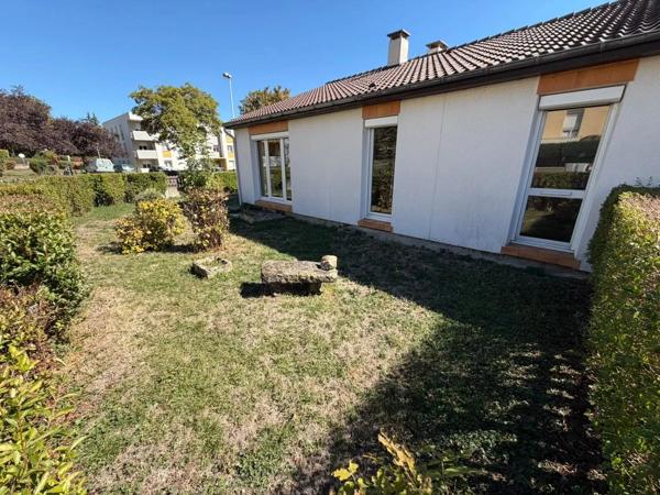 Vente                                                      Maison
                        
                     3 pièces                      88 m2                     à Blanzat