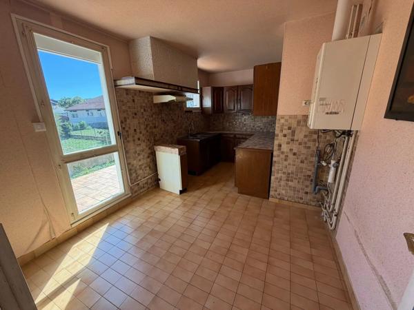 Vente                                                      Maison
                        
                     3 pièces                      88 m2                     à Blanzat