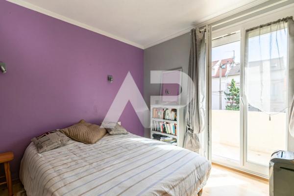 Maison avec Jardin et Parkings SECTEUR GARE €1 260 000 ** - Ref : 83360489