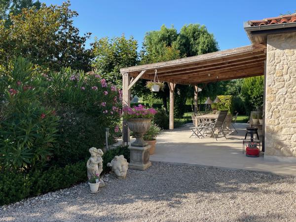 Monclar (47380) Charmante maison de plain pied en parfait état avec vue et jardin