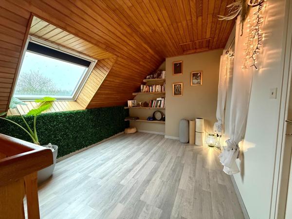 Jolie Maison avec dépendance et grand terrain