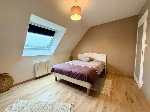 Jolie Maison avec dépendance et grand terrain