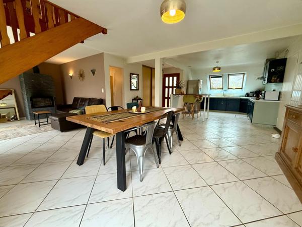 Jolie Maison avec dépendance et grand terrain