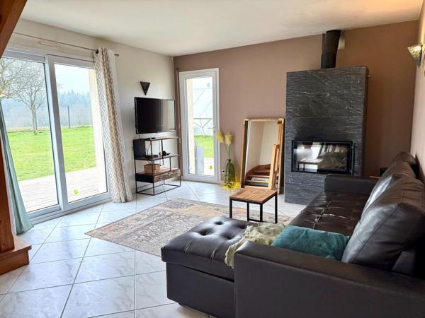 Jolie Maison avec dépendance et grand terrain