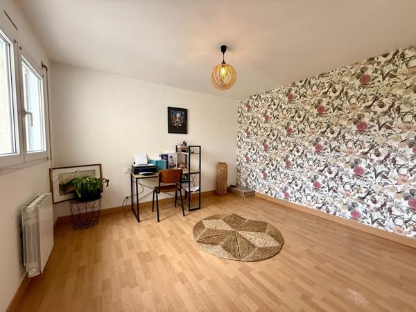 Jolie Maison avec dépendance et grand terrain