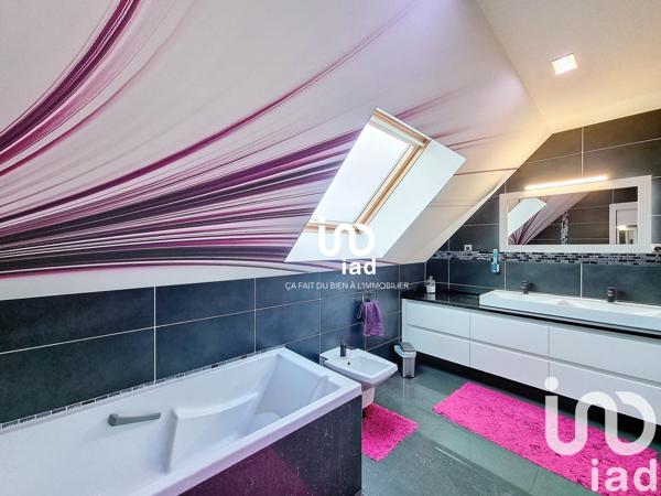 Maison à vendre 8 pièces 240 m² Fontenay-Mauvoisin