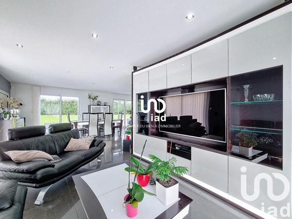 Maison à vendre 8 pièces 240 m² Fontenay-Mauvoisin