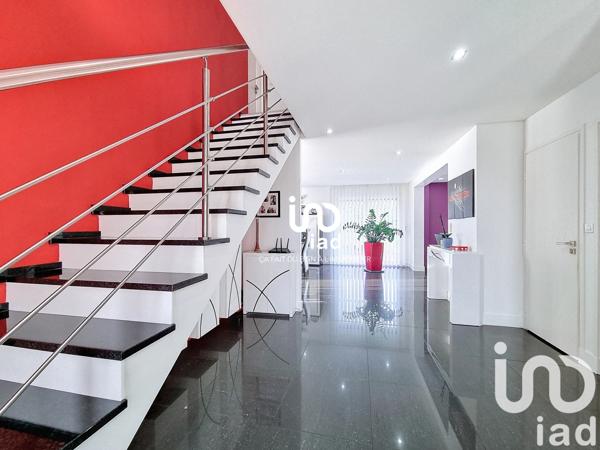 Maison à vendre 8 pièces 240 m² Fontenay-Mauvoisin