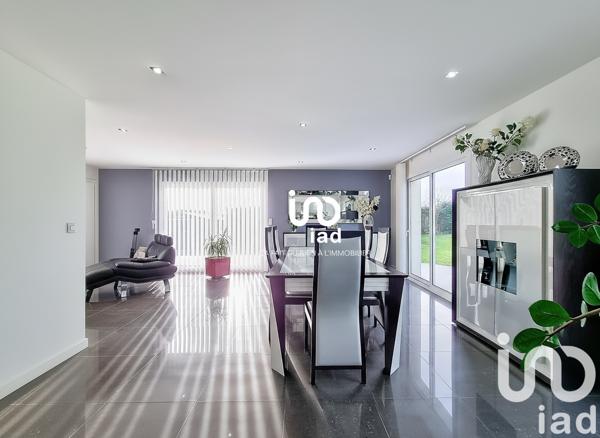 Maison à vendre 8 pièces 240 m² Fontenay-Mauvoisin