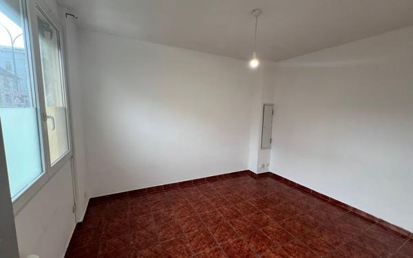 Appartement à vendre    2 pièces • 36,24 m2 Saint-Ouen