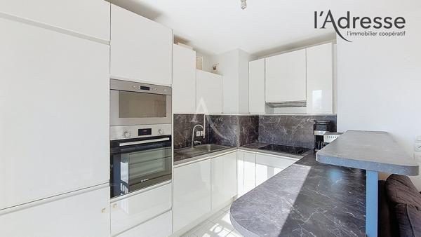 PUTEAUX/ MOULIN - BERGERES Appartement 3 pièces 57m² avec balcon et parking