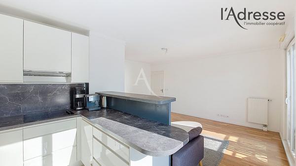 PUTEAUX/ MOULIN - BERGERES Appartement 3 pièces 57m² avec balcon et parking