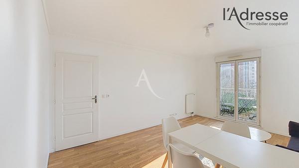 PUTEAUX/ MOULIN - BERGERES Appartement 3 pièces 57m² avec balcon et parking