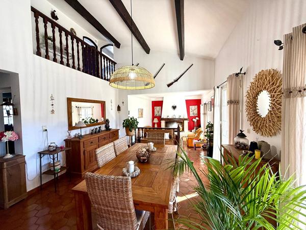 MEZE maison 4 pièces de 143m² + dépendance T3 de 45m²