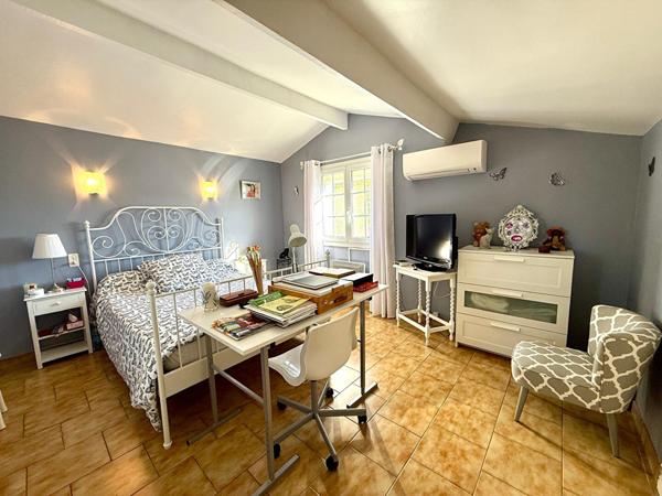 MEZE maison 4 pièces de 143m² + dépendance T3 de 45m²