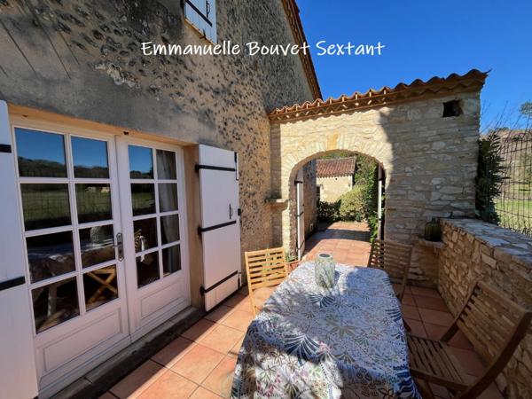 Charmante maison en pierre, situation privilégiée, piscine, 3 à 4 chambres, bureau, piscine, dépendance, sur 3250 m2