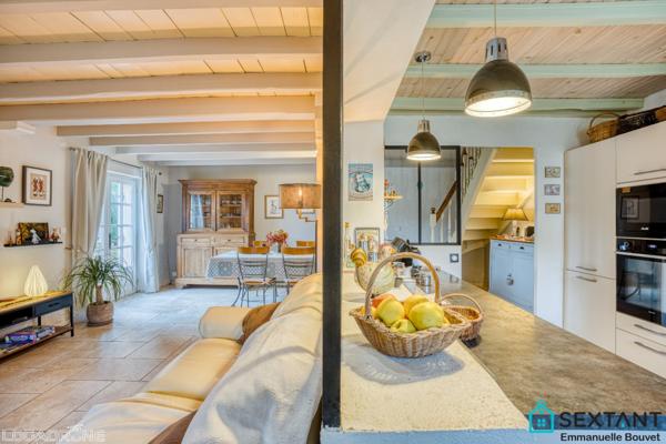 Charmante maison en pierre, situation privilégiée, piscine, 3 à 4 chambres, bureau, piscine, dépendance, sur 3250 m2