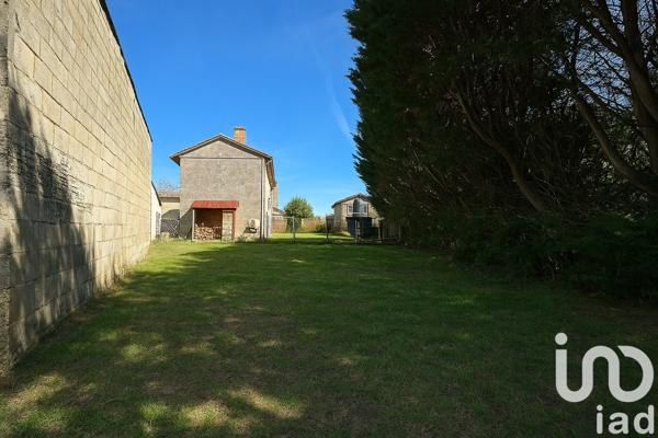 Maison à vendre 1 pièce 78 m² Les Artigues-de-Lussac