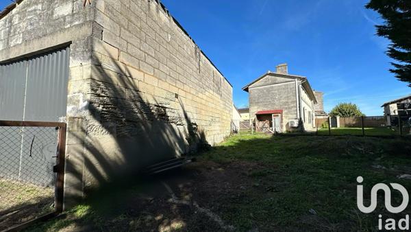 Maison à vendre 1 pièce 78 m² Les Artigues-de-Lussac