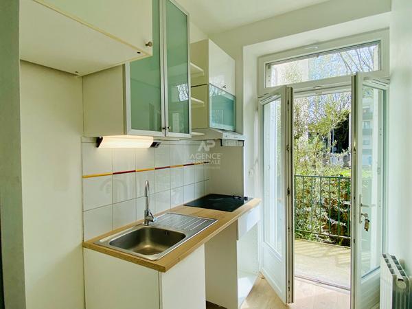 "Viroflay" Proche tous commerces ! appartement de 3 pièces de 45m² avec jardinet ! Loyer 1 375 €/mois charges comprises **  - Référence  27331