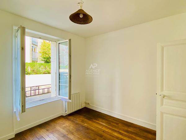 "Viroflay" Proche tous commerces ! appartement de 3 pièces de 45m² avec jardinet ! Loyer 1 375 €/mois charges comprises **  - Référence  27331