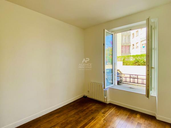 "Viroflay" Proche tous commerces ! appartement de 3 pièces de 45m² avec jardinet ! Loyer 1 375 €/mois charges comprises **  - Référence  27331