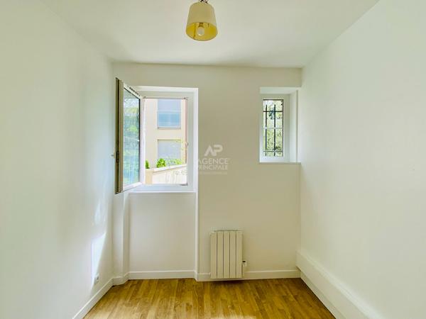 "Viroflay" Proche tous commerces ! appartement de 3 pièces de 45m² avec jardinet ! Loyer 1 375 €/mois charges comprises **  - Référence  27331