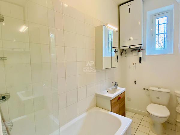 "Viroflay" Proche tous commerces ! appartement de 3 pièces de 45m² avec jardinet ! Loyer 1 375 €/mois charges comprises **  - Référence  27331